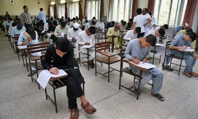 پی ٹی آئی لانگ مارچ: پشاور میں میٹرک کے امتحانات ملتوی 1 پی ٹی آئی لانگ مارچ: پشاور میں میٹرک کے امتحانات ملتوی