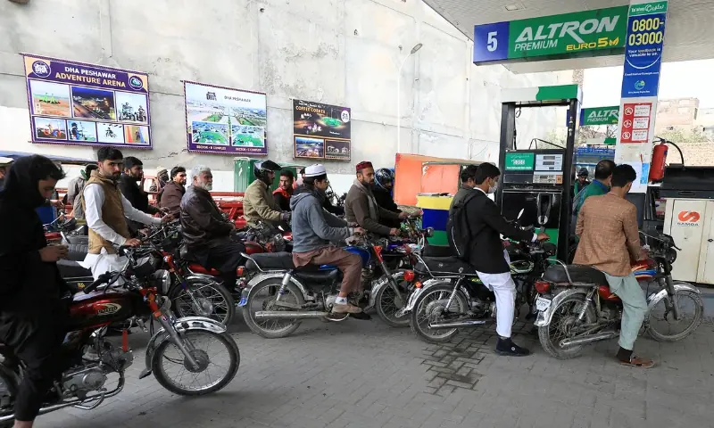 آئی ایم ایف پیٹرول سبسڈی جاری رکھنے پر رضامند، مستحقین کی تعداد بڑھانے سے روک دیا 1 آئی ایم ایف پیٹرول سبسڈی جاری رکھنے پر رضامند، مستحقین کی تعداد بڑھانے سے روک دیا