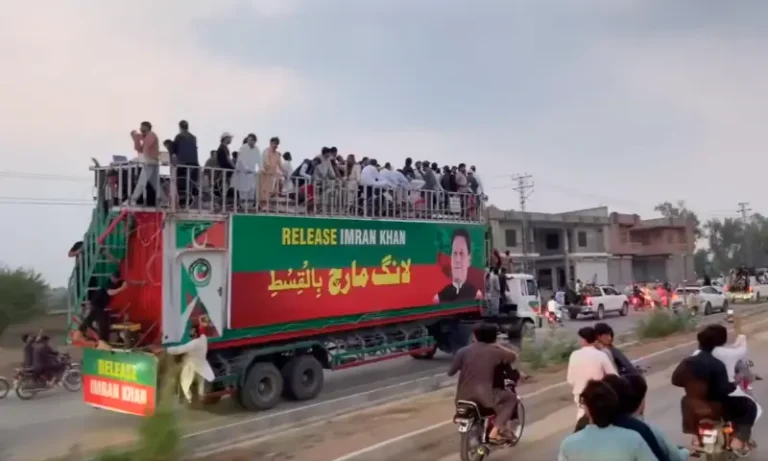071210لانگ مارچ کے روٹ میں تبدیلی، پہلے خیبر پھر پشاور جانے کا اعلان466059648