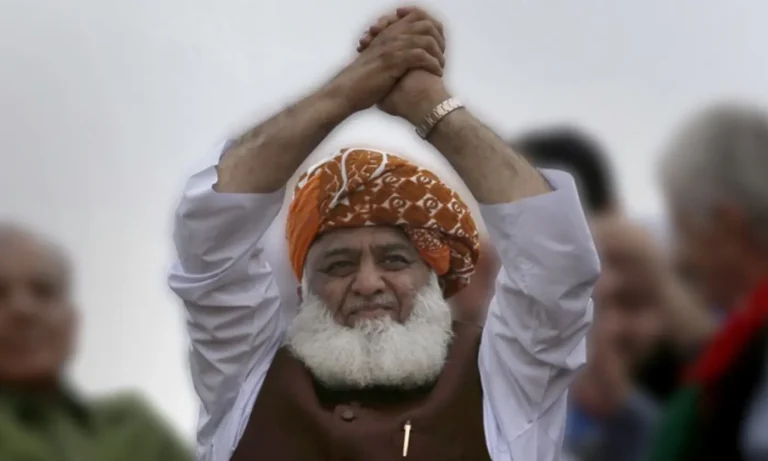 0815563حکومت اور پی ٹی آئی میں ڈیڈلاک ختم کرانے کیلئے مولانا فضل الرحمان ثالثی پر تیار43b7f287