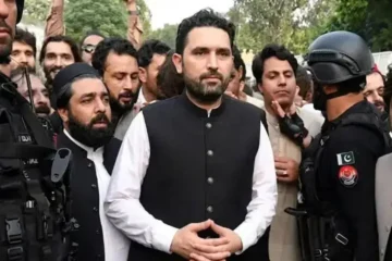 سہیل آفریدی اور جنید اکبر کی گرفتاری کا دعویٰ، سرکاری تصدیق تاحال سامنے نہ آ سکی 1 سہیل آفریدی اور جنید اکبر کی گرفتاری کا دعویٰ، سرکاری تصدیق تاحال سامنے نہ آ سکی