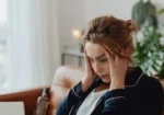 عام سر درد یا مائیگرین؟ دونوں میں فرق کیسے پہچانیں