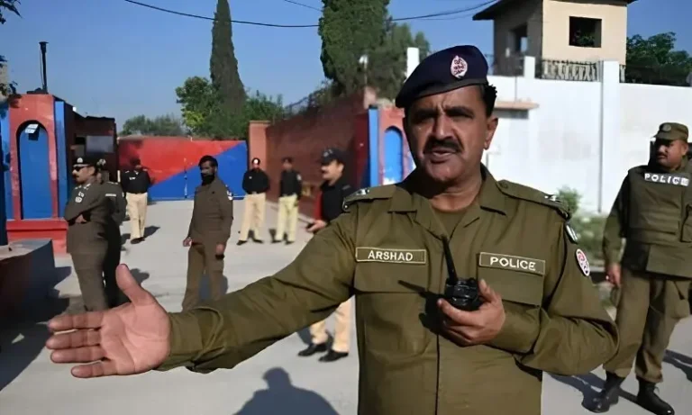 1114571اڈیالہ جیل کے اطراف سیکیورٹی سخت، اضافی پولیس اہلکار تعینات6c34e3dd