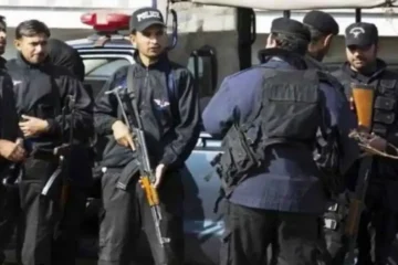 پشاور میں پولیس چوکی پر دہشت گردوں کا حملہ ناکام، ایک اہلکار شہید، تین زخمی 2 پشاور میں پولیس چوکی پر دہشت گردوں کا حملہ ناکام، ایک اہلکار شہید، تین زخمی