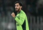 عرفات منہاس کی تاریخی کارکردگی، ایک ہی میچ میں نصف سنچری اور 6 وکٹیں