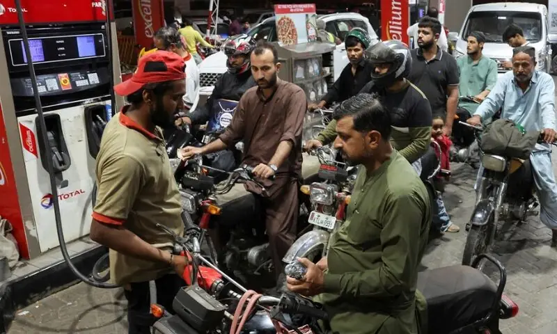 پیٹرول اورڈیزل کی قیمت میں اضافہ، نئےنرخ سامنے آگئے