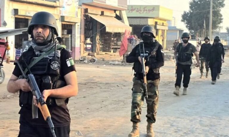 22235621کرک میں آپریشن کے دوران ڈی ایس پی سمیت 4 اہلکار شہید، 2 دہشت گرد مارے گئےf2d6de7