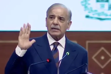 طلبہ کی بڑی لاٹری! وزیراعظم کا 5 لاکھ کروم بکس دینے کا اعلان 2 طلبہ کی بڑی لاٹری! وزیراعظم کا 5 لاکھ کروم بکس دینے کا اعلان
