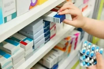 پاکستان میں 100 سے زائد اہم ادویات کی قلت، مریضوں کو مشکلات کا سامنا 4 پاکستان میں 100 سے زائد اہم ادویات کی قلت، مریضوں کو مشکلات کا سامنا