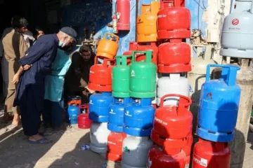 ایل پی جی کی قیمتوں میں اضافہ، گھریلو سلنڈر 3 ہزار 470 روپے سے تجاوز کرگیا