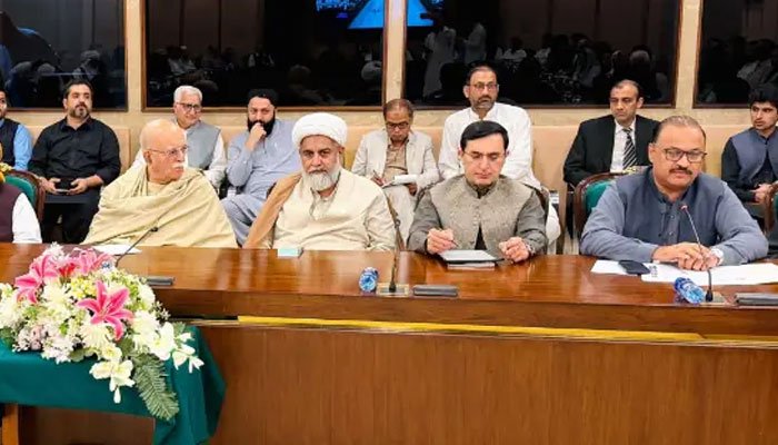 محمود اچکزئی کا اسپیکر چیمبر جانے سے انکار، پی ٹی آئی نے مذاکرات کیلئے نیا وفد بنا دیا