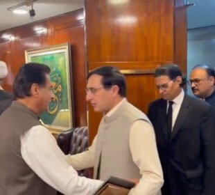 حکومت اور اپوزیشن کے مذاکرات کا پہلا دور بے نتیجہ، کل دوبارہ بات چیت ہوگی 7 حکومت اور اپوزیشن کے مذاکرات کا پہلا دور بے نتیجہ، کل دوبارہ بات چیت ہوگی