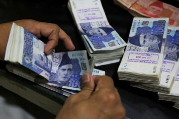سرکاری قرضوں میں ایک دہائی کے دوران 340 فیصد اضافہ