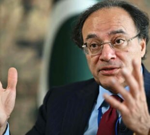 پاکستان عالمی منڈیوں سے قرض لینے میں جلد بازی نہیں کرے گا، وزیر خزانہ 10 پاکستان عالمی منڈیوں سے قرض لینے میں جلد بازی نہیں کرے گا، وزیر خزانہ