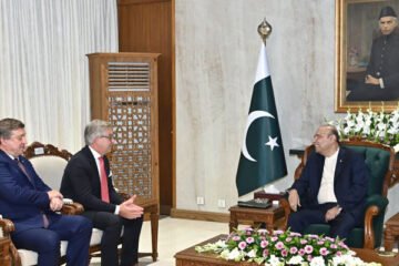 صدر زرداری سے یورپی کمشنر کی ملاقات، غیر قانونی نقل مکانی پر تبادلہ خیال