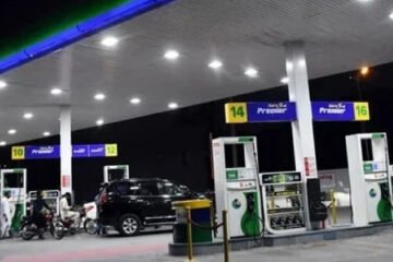 پیٹرول مہنگا، ڈیزل کی قیمت میں معمولی کمی