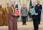 پاکستان اور عمان کا مختلف شعبوں میں تعاون بڑھانے پر اتفاق، پانچ معاہدوں پر دستخط