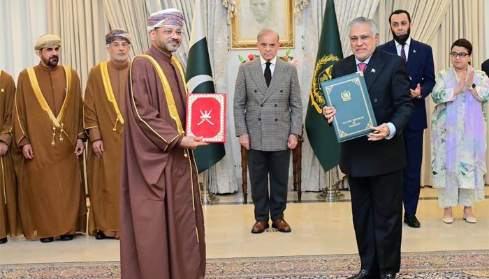 پاکستان اور عمان کا مختلف شعبوں میں تعاون بڑھانے پر اتفاق، پانچ معاہدوں پر دستخط 1 پاکستان اور عمان کا مختلف شعبوں میں تعاون بڑھانے پر اتفاق، پانچ معاہدوں پر دستخط