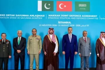 پاکستان، سعودی عرب اور ترکیہ کے اعلیٰ حکام کی آج تہران میں ایرانی قیادت سے ملاقات متوقع 2 پاکستان، سعودی عرب اور ترکیہ کے اعلیٰ حکام کی آج تہران میں ایرانی قیادت سے ملاقات متوقع
